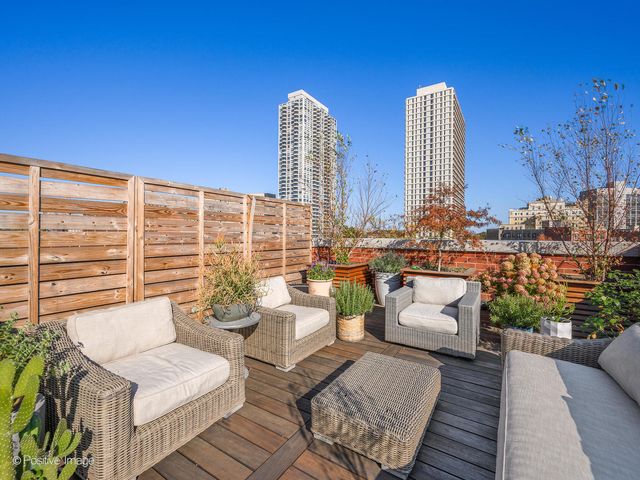 1942 N Sedgwick Street PH, Chicago, IL 60614