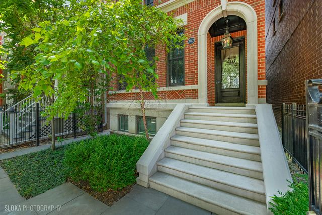 1942 N Sedgwick Street PH, Chicago, IL 60614