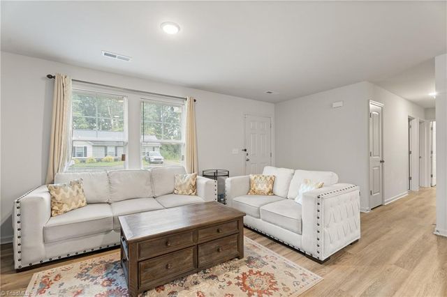 3149 Misty Ridge Drive, Winston-salem, NC 27107