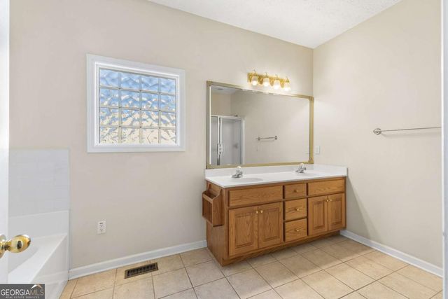 3322 Barry Lane, Gainesville, GA 30506
