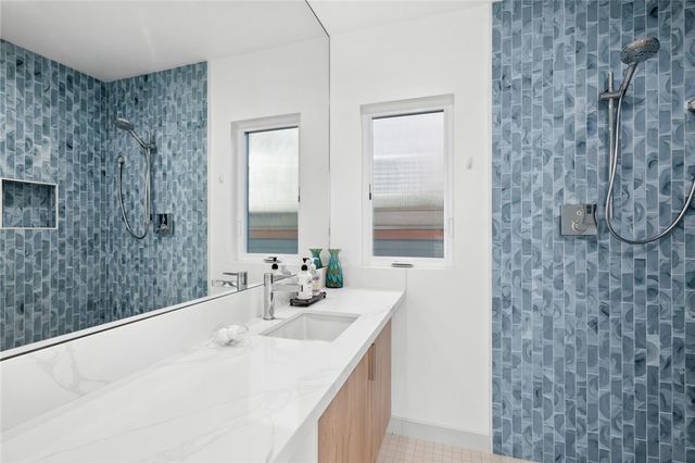 1576 E Ocean Boulevard, Newport Beach, CA 92661