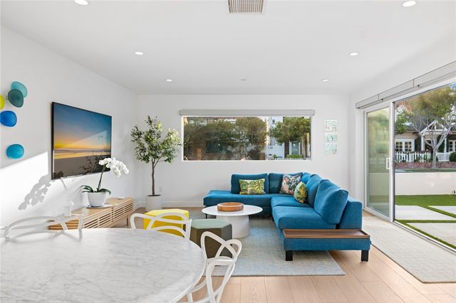 1576 E Ocean Boulevard, Newport Beach, CA 92661