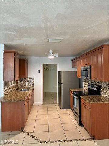 3619 Country BLVD, Cape Coral, FL 33904