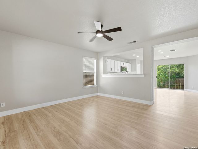 26 Beacon Bay, San Antonio, TX 78239