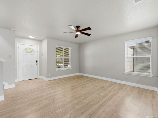 26 Beacon Bay, San Antonio, TX 78239