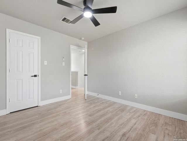26 Beacon Bay, San Antonio, TX 78239