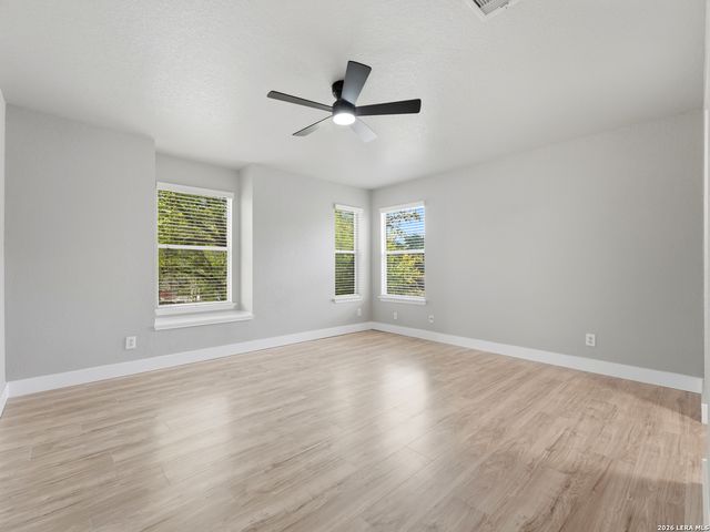 26 Beacon Bay, San Antonio, TX 78239