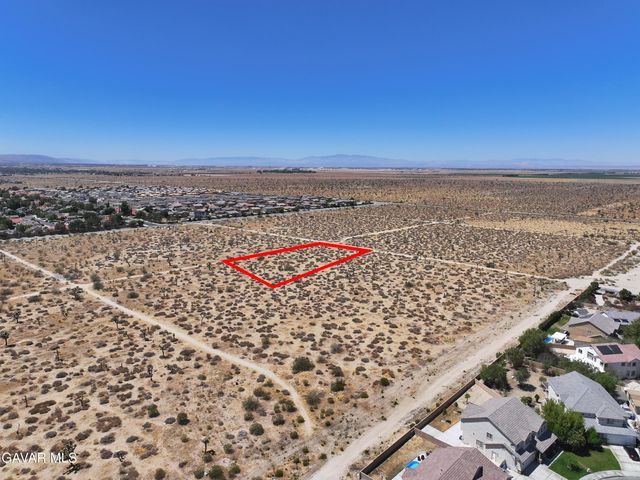 Q 12 Vic Avenue R 57th Ste, Palmdale, CA 93550