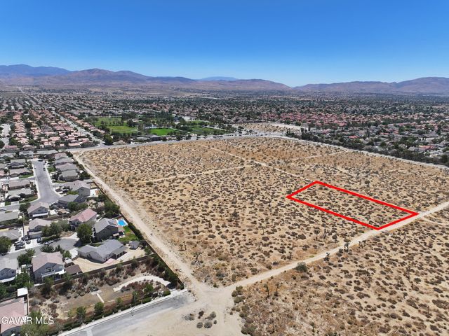 Q 12 Vic Avenue R 57th Ste, Palmdale, CA 93550
