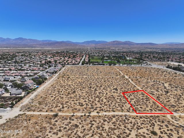 Q 12 Vic Avenue R 57th Ste, Palmdale, CA 93550