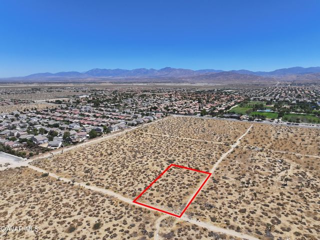 Q 12 Vic Avenue R 57th Ste, Palmdale, CA 93550