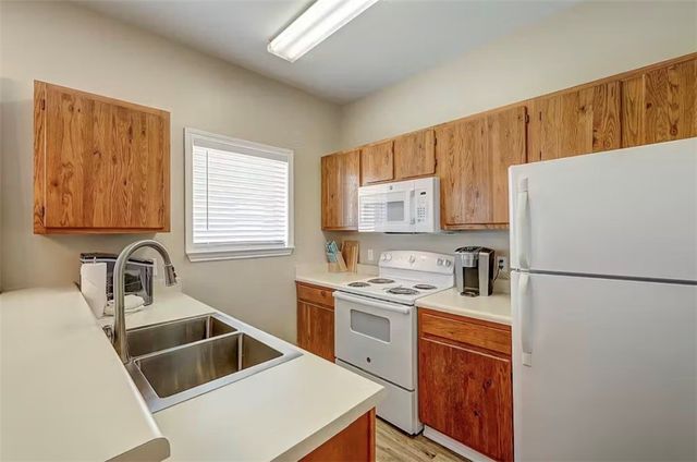 15010 Leeward Dr 207, Corpus Christi, TX 78418