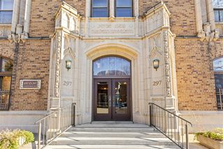 297 W Clay Avenue 202, Muskegon, MI 49440