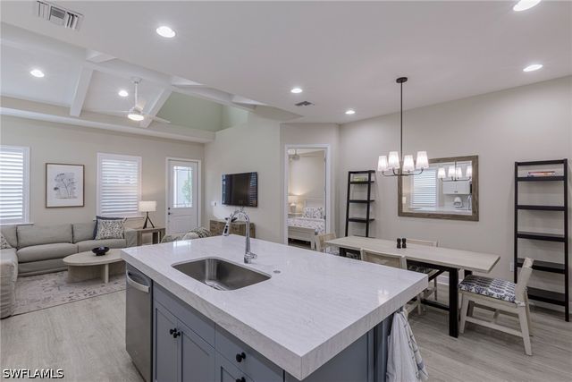 7184 Cayo Coco LN, Naples, FL 34113