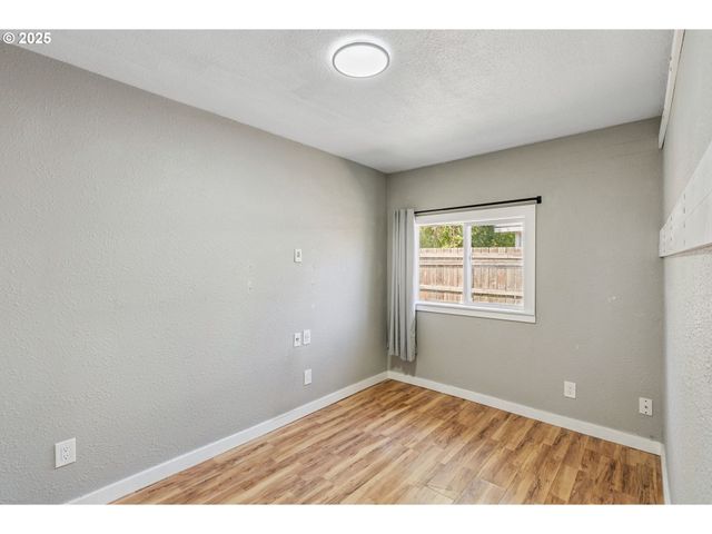 417 GERTRUDE Dr, Dallesport, WA 98617