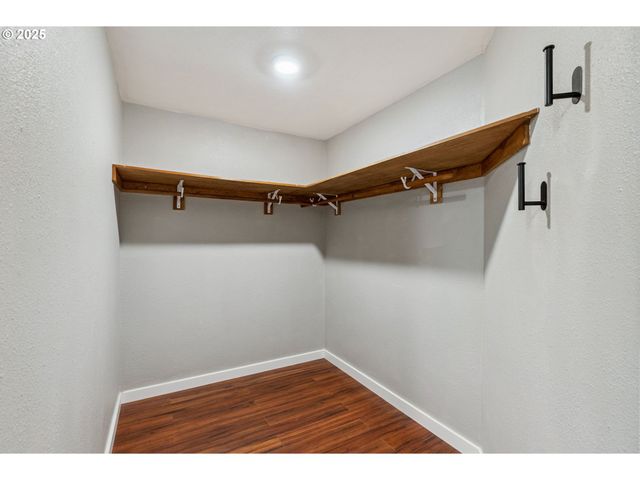 417 GERTRUDE Dr, Dallesport, WA 98617