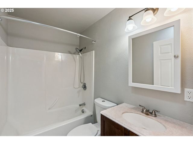 417 GERTRUDE Dr, Dallesport, WA 98617