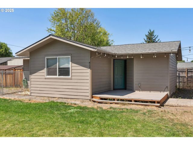 417 GERTRUDE Dr, Dallesport, WA 98617