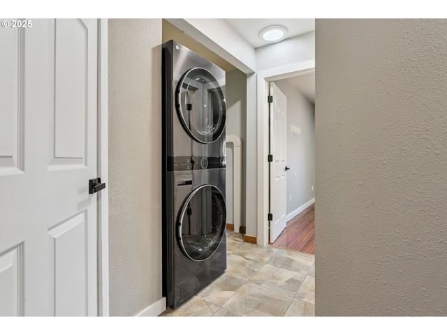 417 GERTRUDE Dr, Dallesport, WA 98617