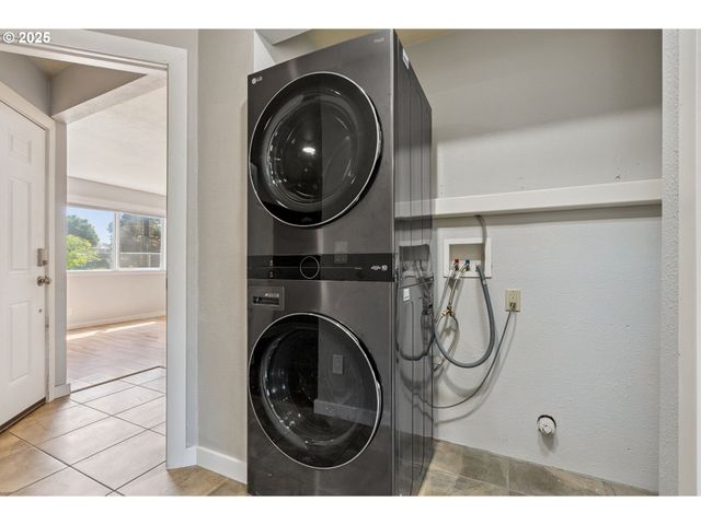 417 GERTRUDE Dr, Dallesport, WA 98617