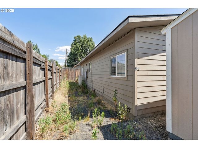 417 GERTRUDE Dr, Dallesport, WA 98617