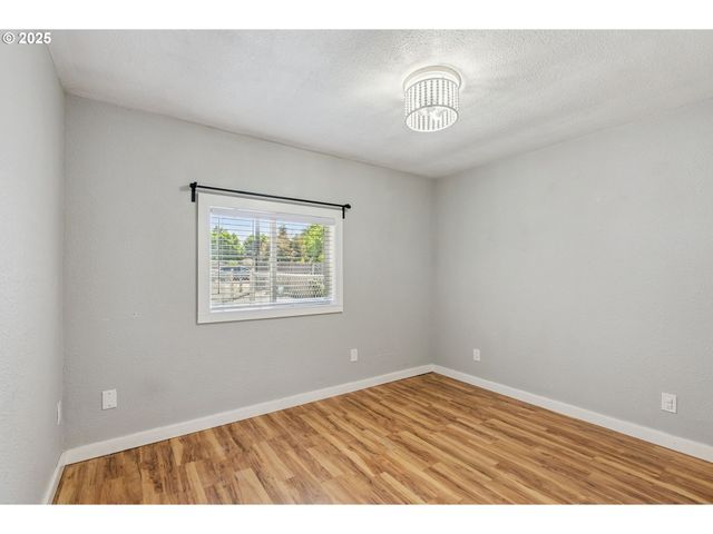 417 GERTRUDE Dr, Dallesport, WA 98617