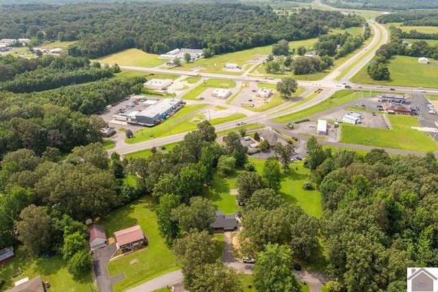 359 Ironwood Dr, Calvert City, KY 42029