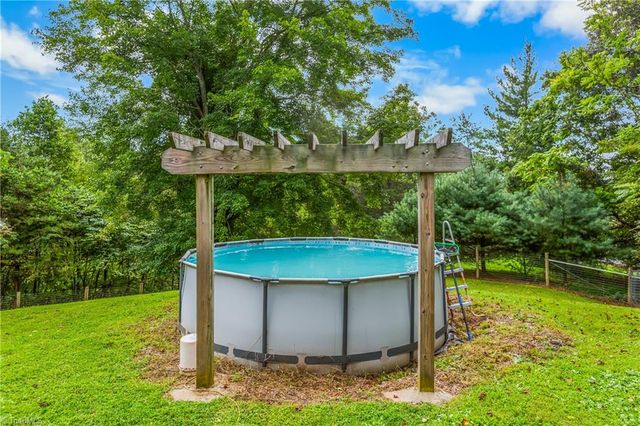 1078 NC Highway 66 S, Westfield, NC 27053