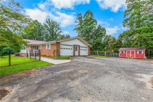 1078 NC Highway 66 S, Westfield, NC 27053