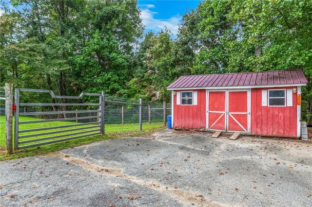 1078 NC Highway 66 S, Westfield, NC 27053