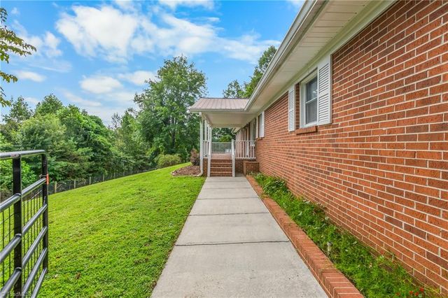 1078 NC Highway 66 S, Westfield, NC 27053