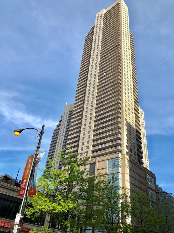 545 N Dearborn Street W909, Chicago, IL 60654