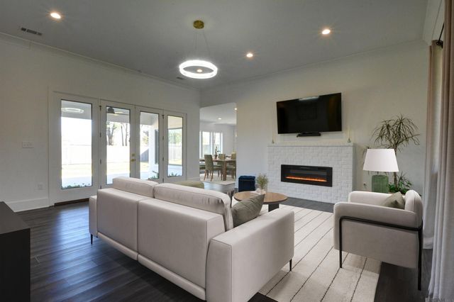 245 Marion Dr, Baton Rouge, LA 70806