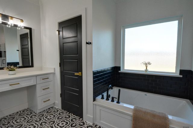 245 Marion Dr, Baton Rouge, LA 70806