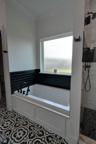 245 Marion Dr, Baton Rouge, LA 70806