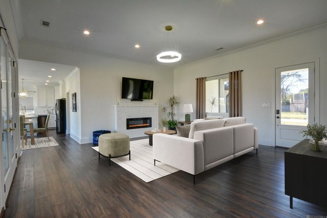 245 Marion Dr, Baton Rouge, LA 70806