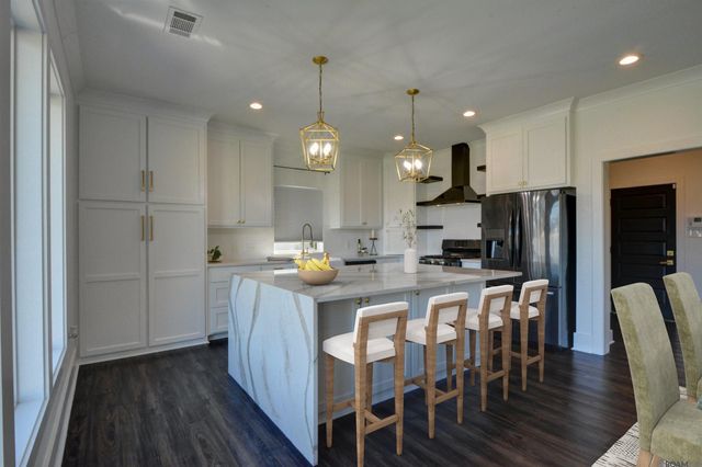 245 Marion Dr, Baton Rouge, LA 70806