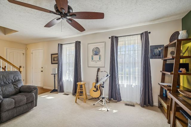 1908 Pennington Dr, Murfreesboro, TN 37129