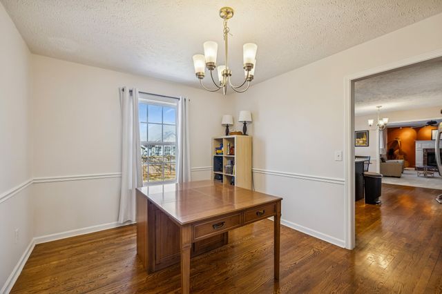 1908 Pennington Dr, Murfreesboro, TN 37129