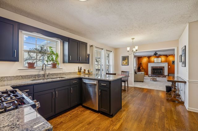 1908 Pennington Dr, Murfreesboro, TN 37129