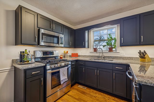 1908 Pennington Dr, Murfreesboro, TN 37129