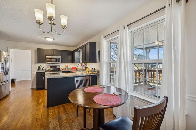 1908 Pennington Dr, Murfreesboro, TN 37129