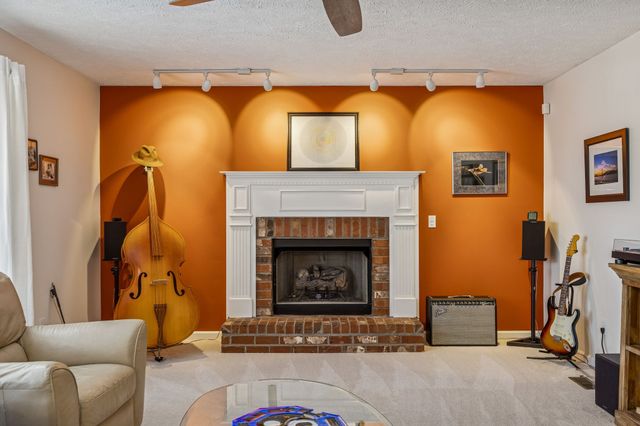 1908 Pennington Dr, Murfreesboro, TN 37129