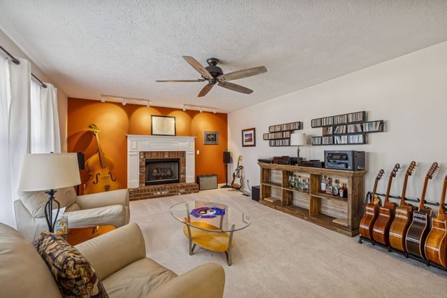 1908 Pennington Dr, Murfreesboro, TN 37129