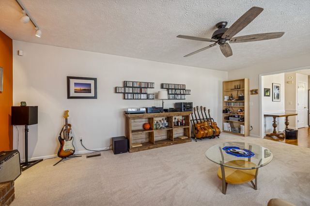 1908 Pennington Dr, Murfreesboro, TN 37129