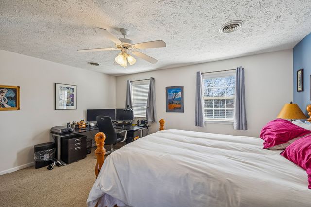 1908 Pennington Dr, Murfreesboro, TN 37129