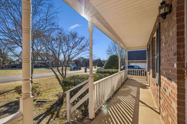 1908 Pennington Dr, Murfreesboro, TN 37129