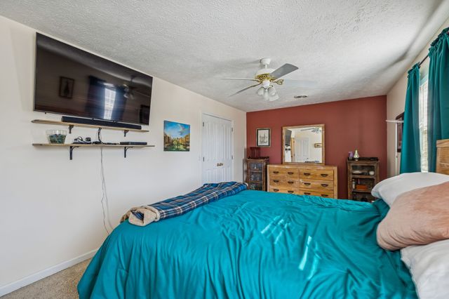 1908 Pennington Dr, Murfreesboro, TN 37129