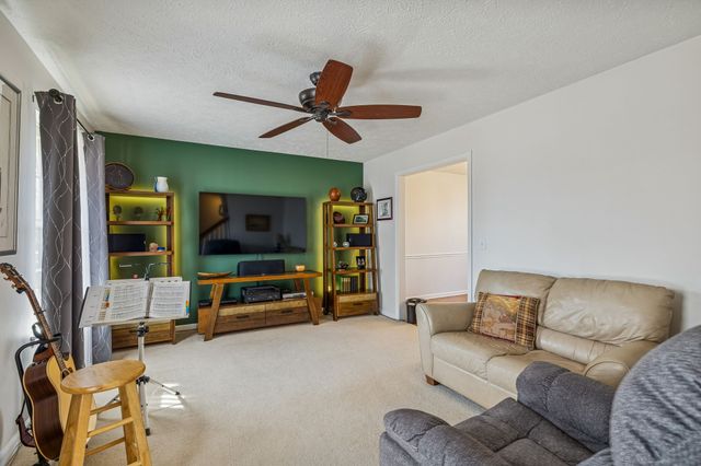 1908 Pennington Dr, Murfreesboro, TN 37129