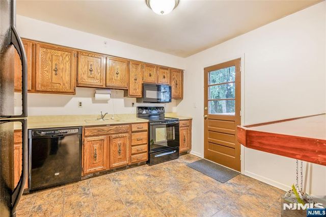 15 Main Street, Emerson, NJ 07630